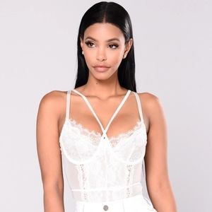 Bundle of 2 bodysuits